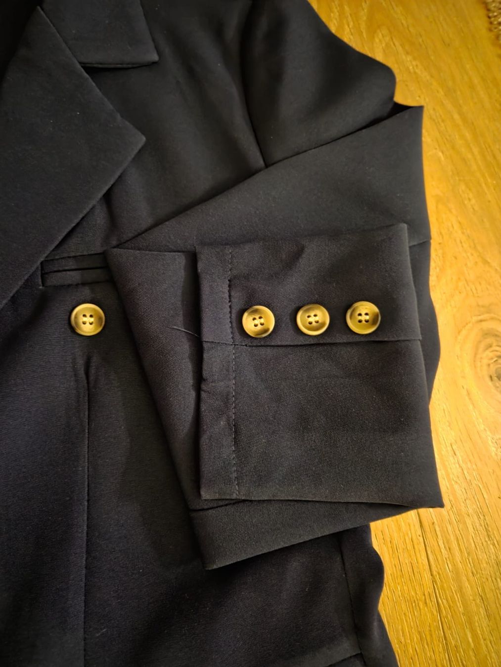 Completi & Tailleur: Tailleur pantalon et blazer bleu – Usato da Begnins venduto da IlikeHiPhi 7