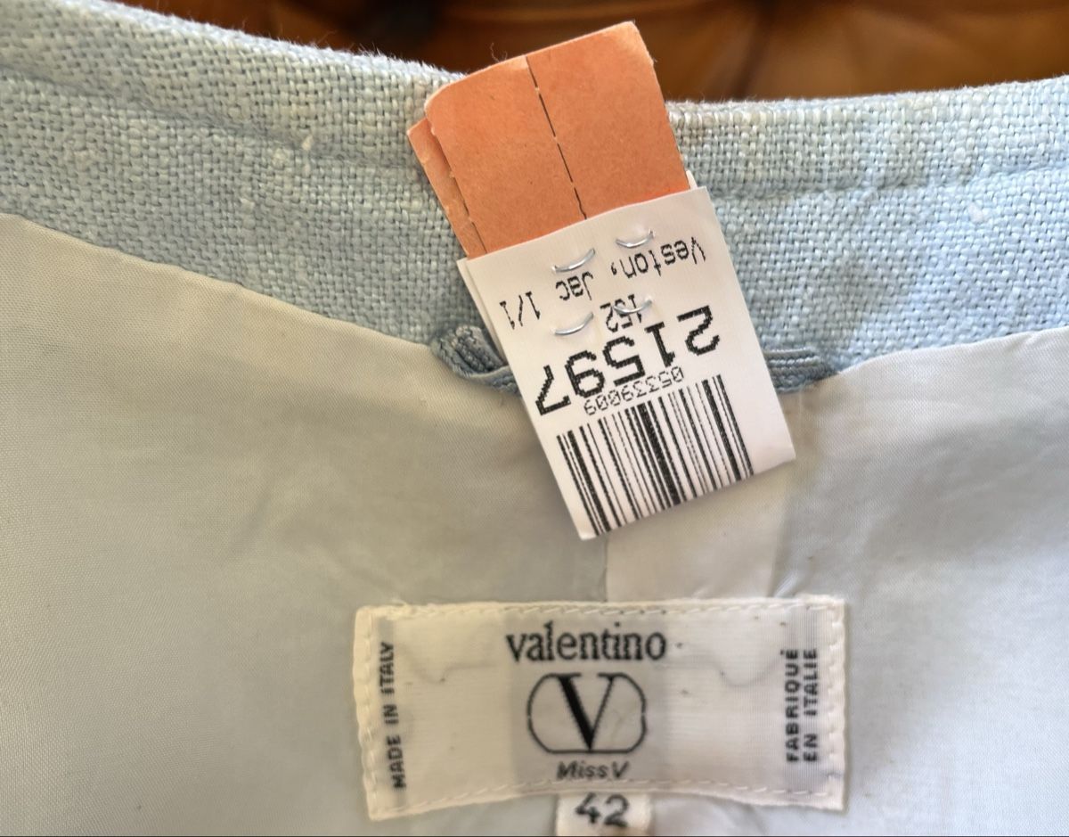 Costumi: Miss Valentino Kostüm Leinen Gr.36 – Usato da Aarau venduto da Doct8 4