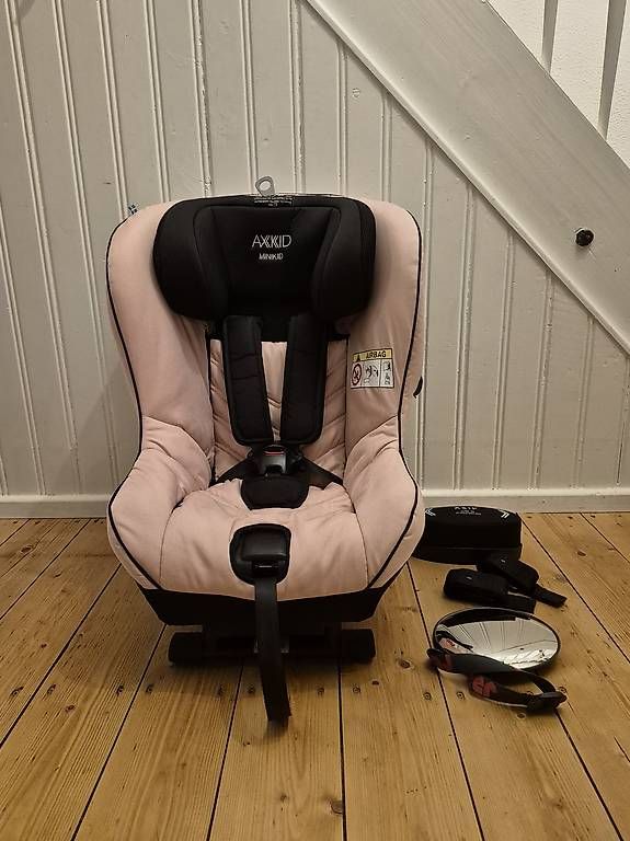 Seggiolini per auto: Preisgekrönter Reborder Axkid Minikid 2 – Usato da Winterthur venduto da nadine_e 1