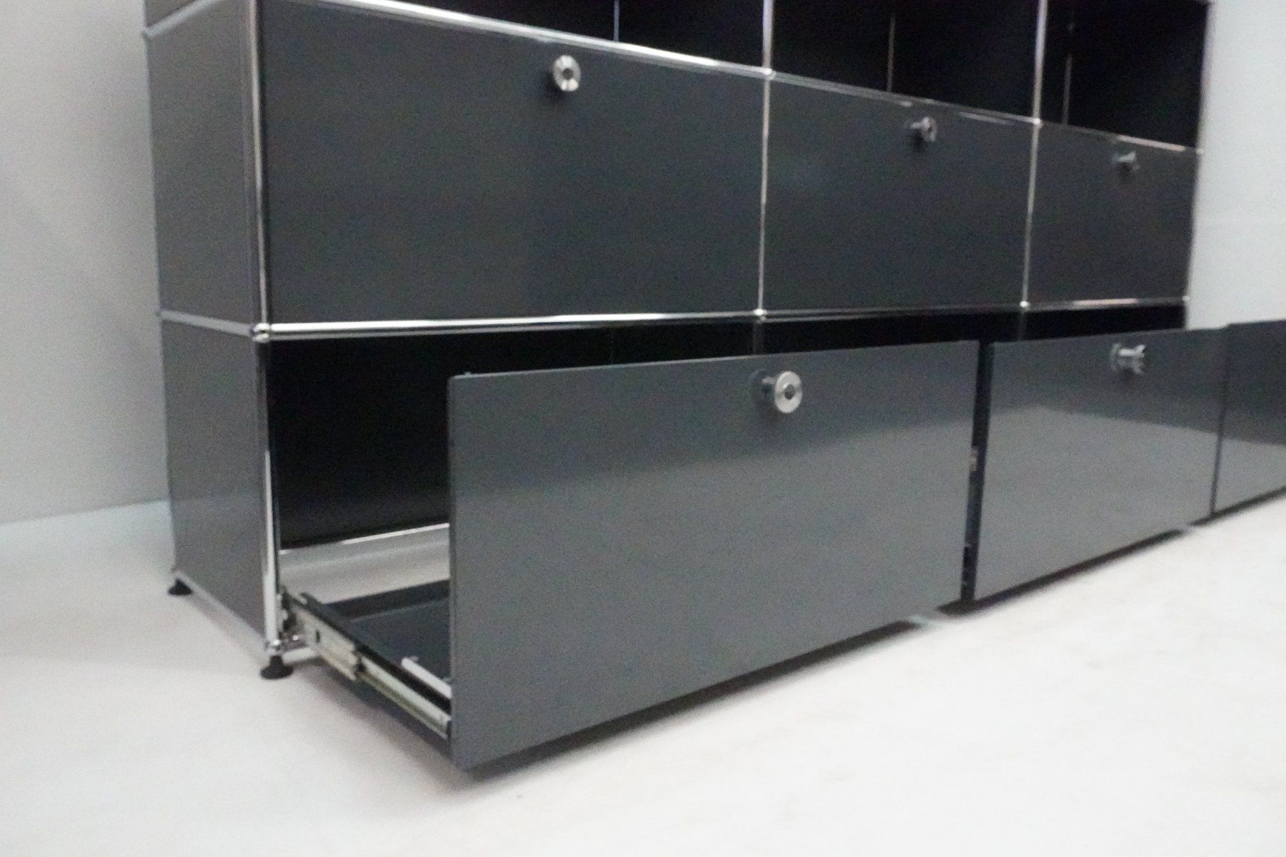 USM Scaffali: USM Regal anthrazitgrau 3x3 neue Generation Designklassiker – Usato da Bad Zurzach venduto da QLASSIQ 5