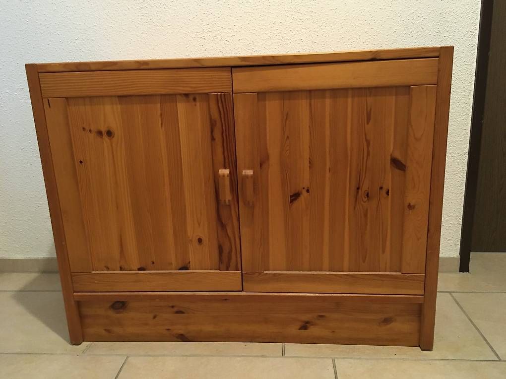 Kommoden: Holzkommode aus Kiefer mit Tablar – Gebraucht aus Zürich von BuenosAires03