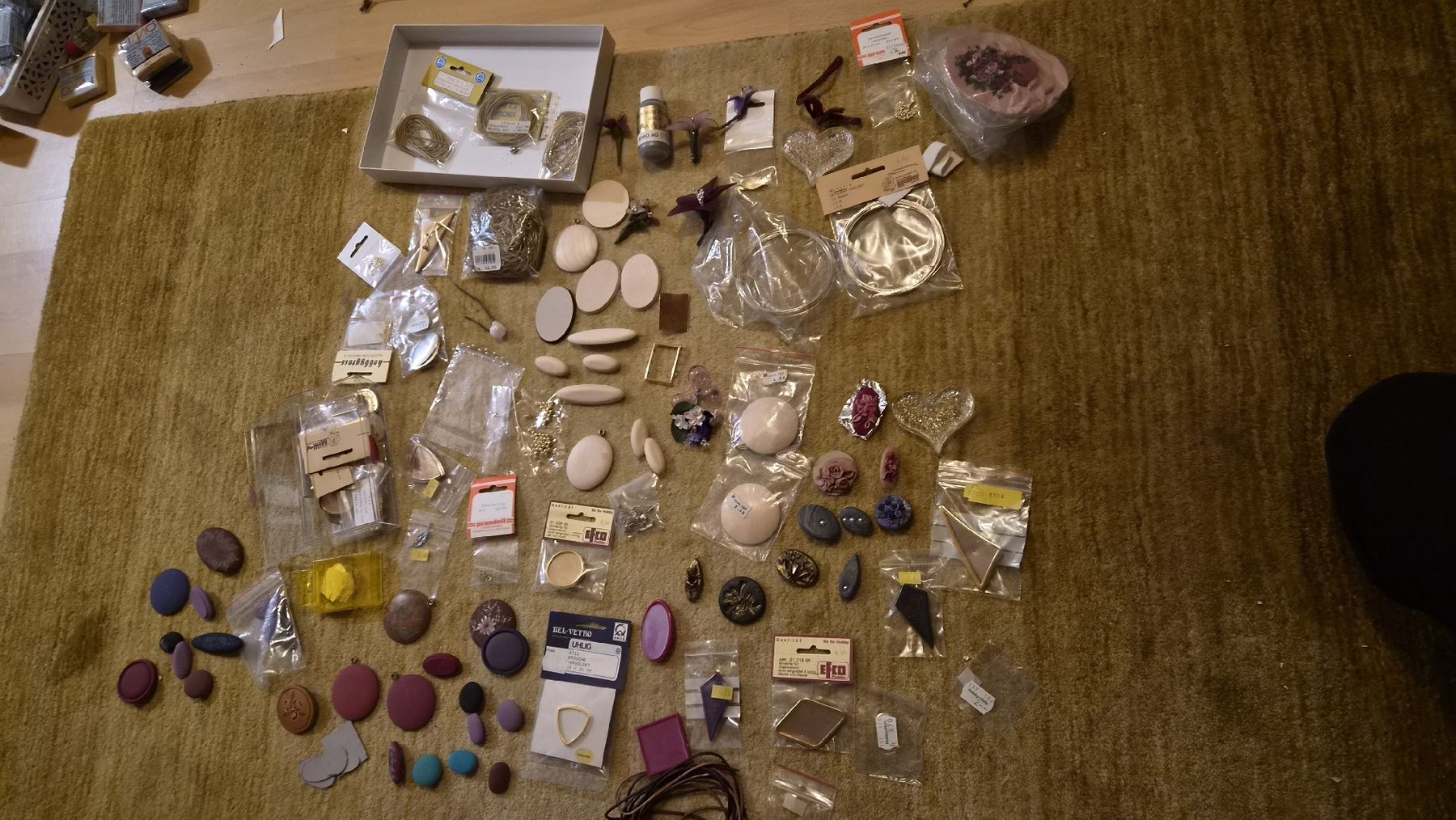 Kit bricolage: Bastelset Broschen Riesensammlung  – Nuovo (secondo la descrizione) da Kölliken venduto da MissesBossTop1