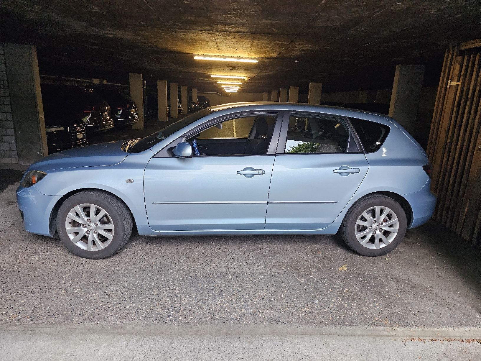 Mazda Automobili: Mazda 3 1.6 Hatchback hellblau met. – Usato da Langenthal venduto da Kaktusli66 1