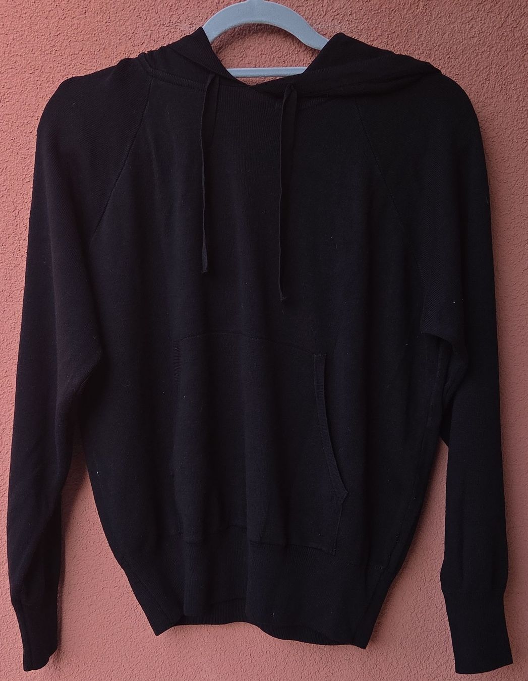 Pullover & Sweatshirts: MOHITO Schwarzer Strickhoodie Gr M  – Gebraucht aus Subingen von DENDLE20