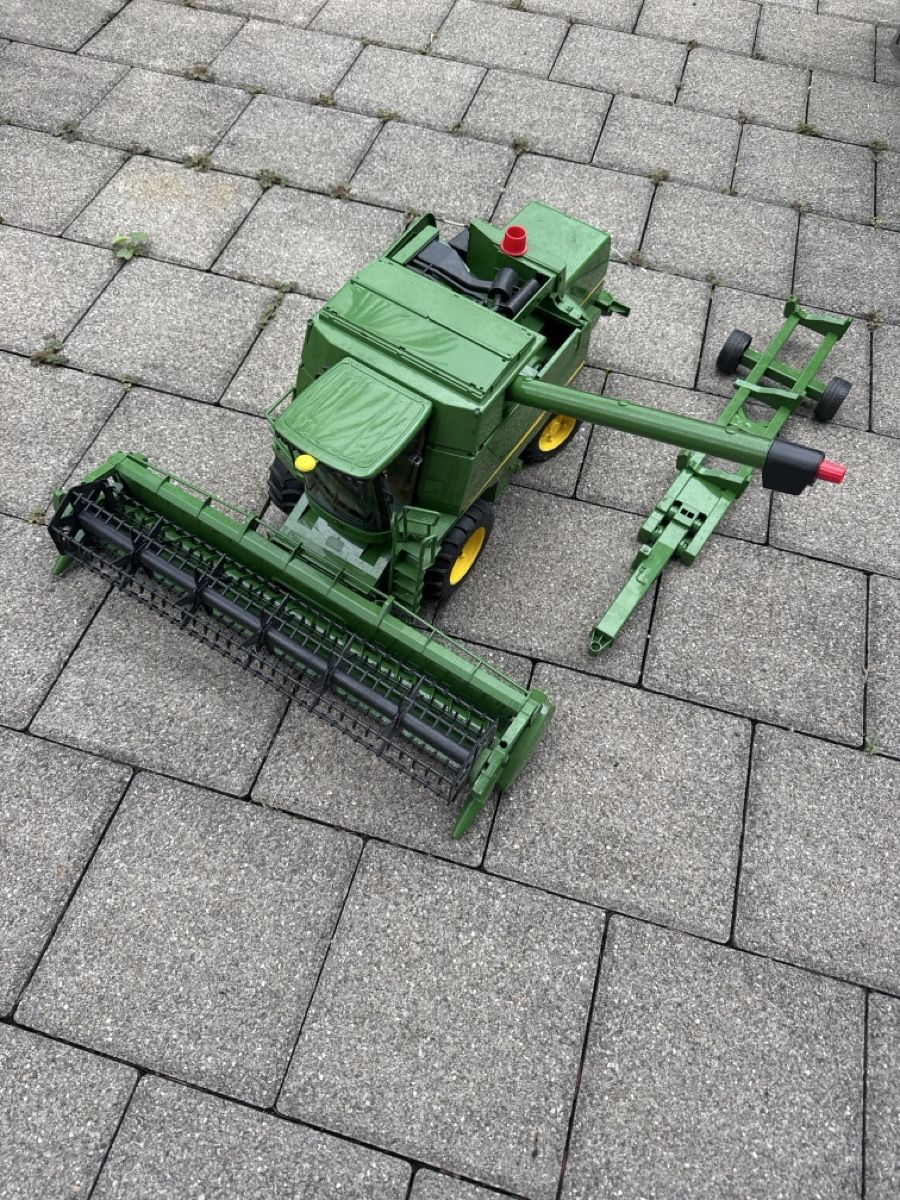 Giocattoli: John Deer Spielzeug-Mähdrescher – Usato da Dürnten venduto da Torquay