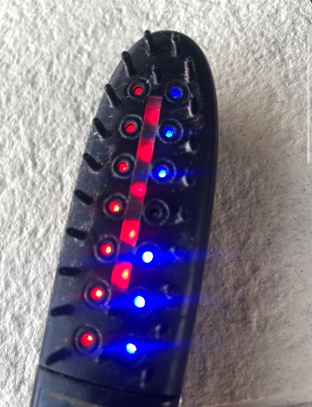 Sonstige Haarpflege: Vita Comb LED Haarbürste – Defekt aus Rheinfelden von Dermatix 1