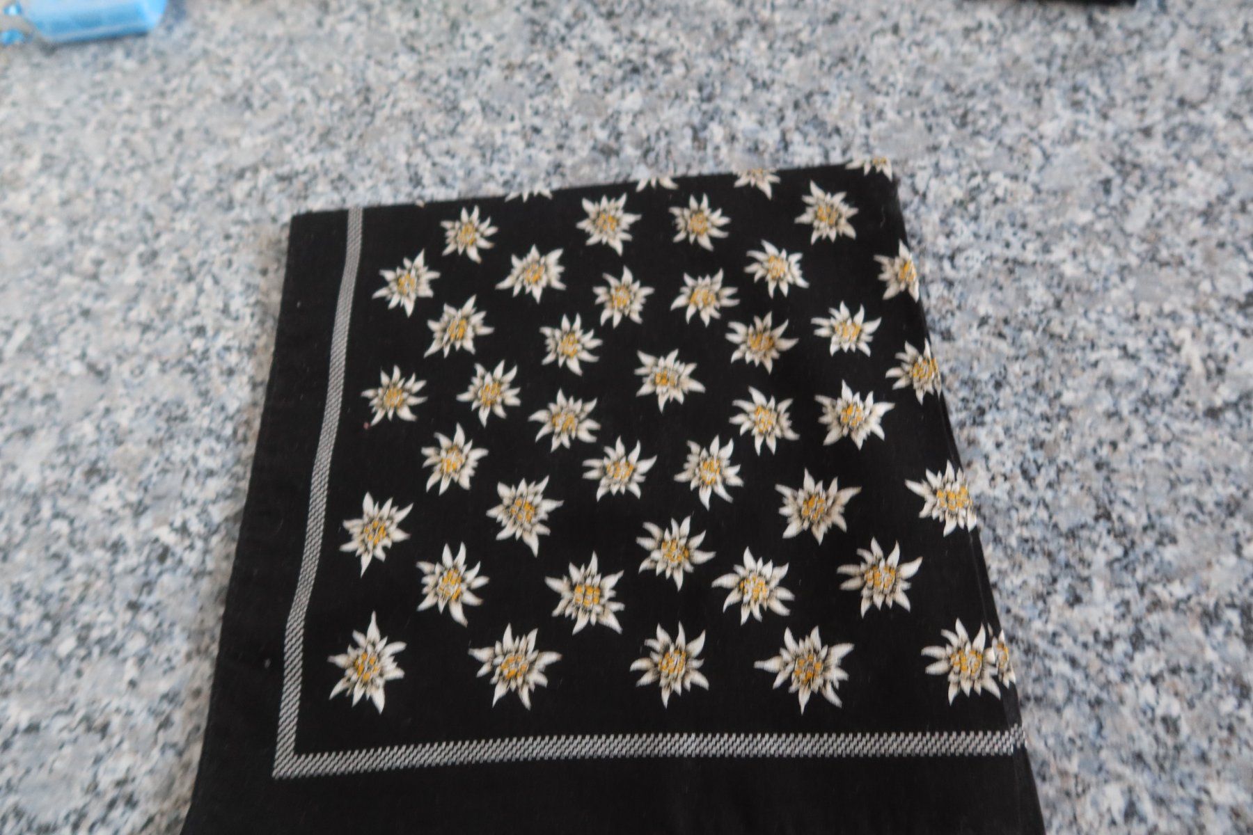 Foulard & Sciarpe: Edelweisstücher – Nuovo (secondo la descrizione) da Täuffelen venduto da Cindybussy