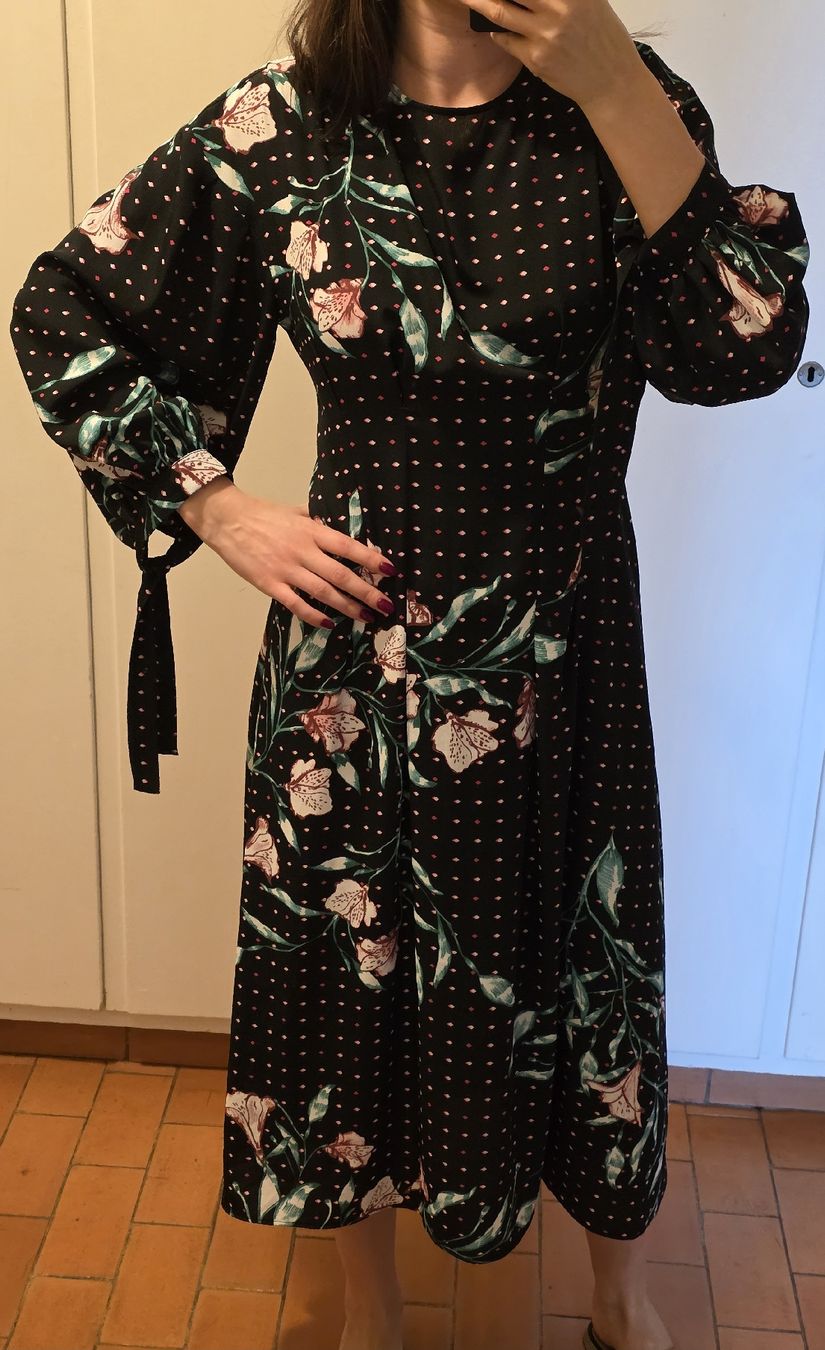 H&M Vestiti: H&M Midikleid, Blumenmuster, Gr.S – Usato da St Gallen venduto da vir_5kgt 1