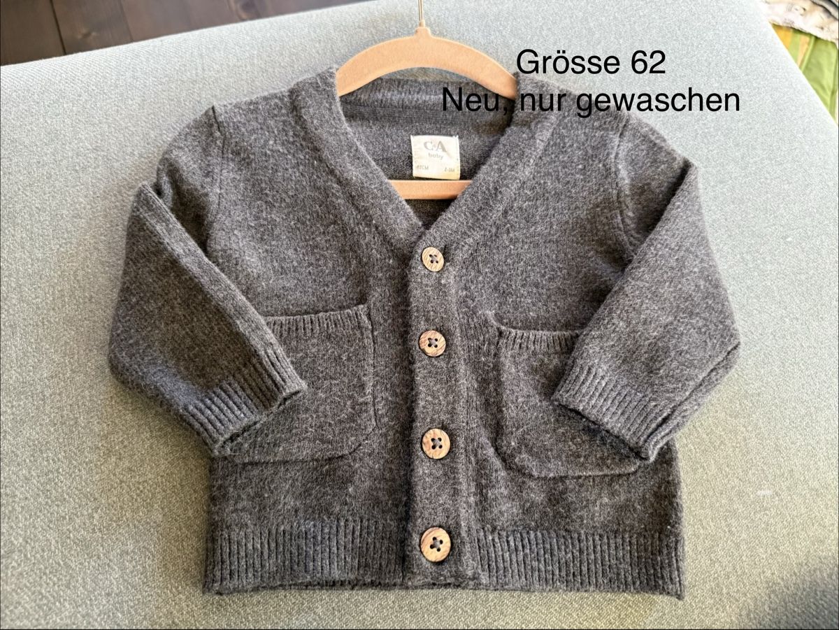 Lotti & Set di vestiti: 4 Baby Strickjacken / Pullover Grösse 62, neuwertig – Usato da Uhwiesen venduto da Zimtsterndli89 1