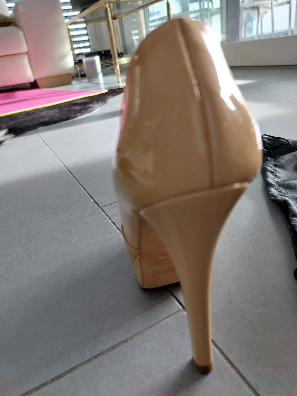 Scarpe da donna: FENDI Pumps – Usato da Uerikon venduto da AnnaL 3