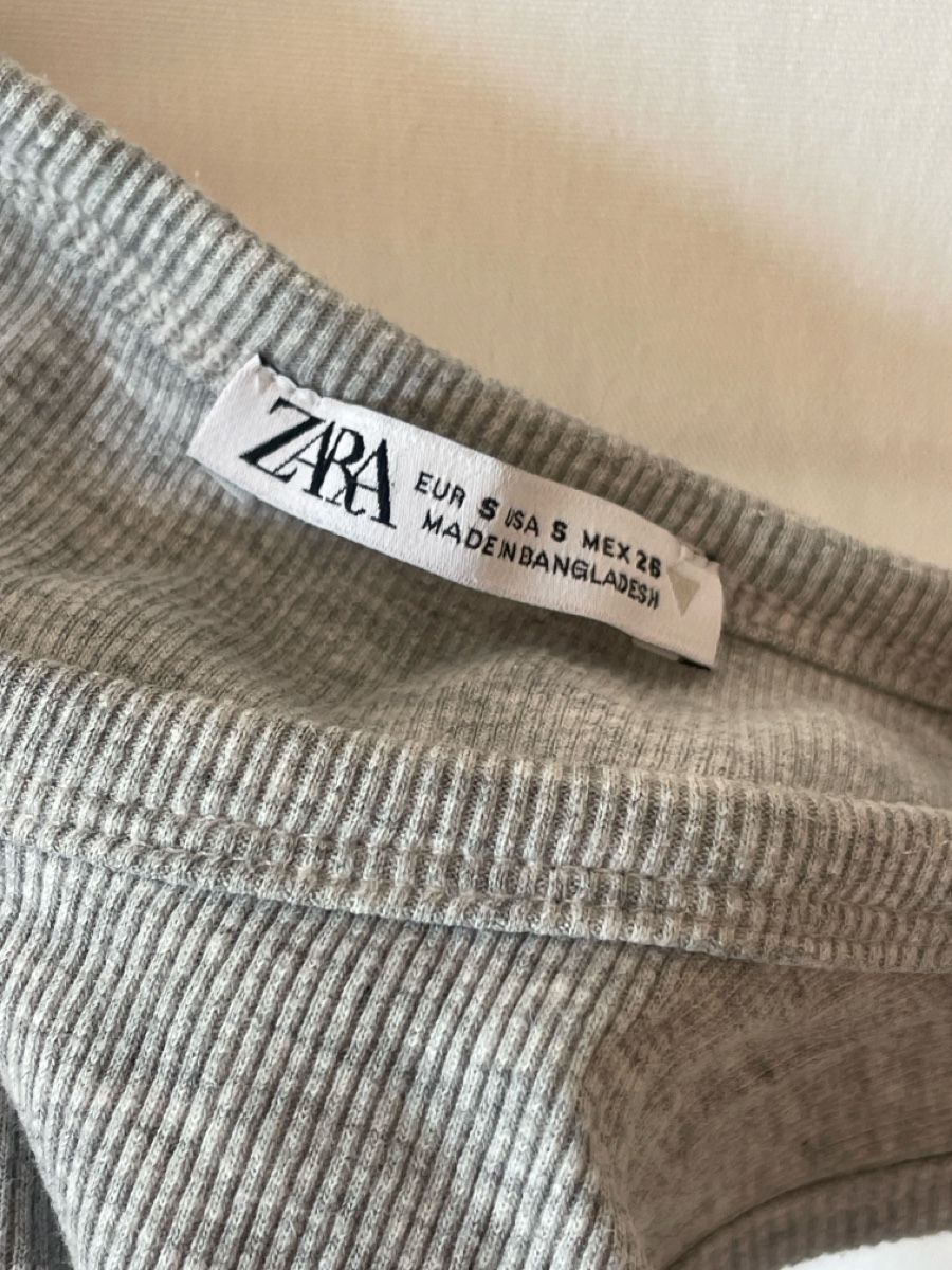 Zara Tops: Zara Croptop Size S – Gebraucht aus Kloten von simones.thriftshop 1