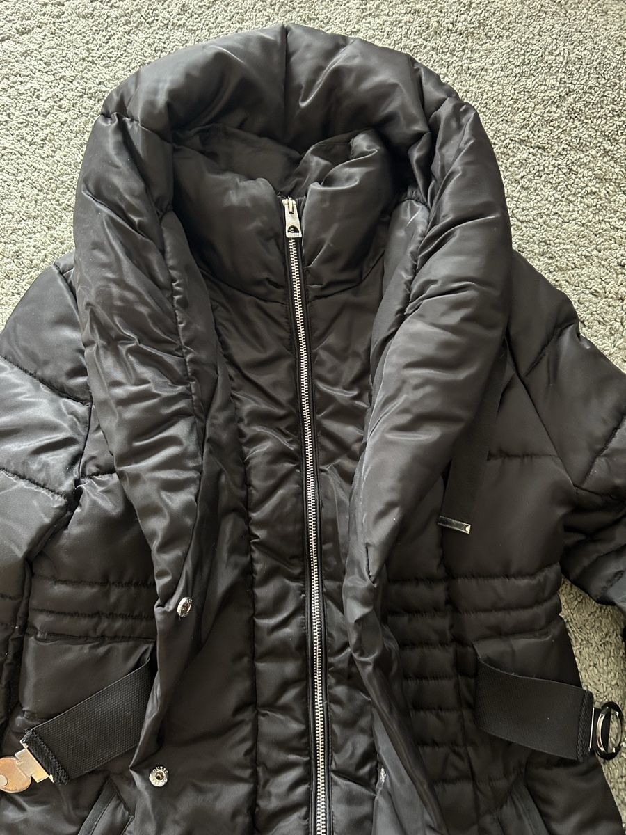 Guess Cappotti: Guess manteau gr.M – Usato da Biel/Bienne venduto da Laurencemathys 1