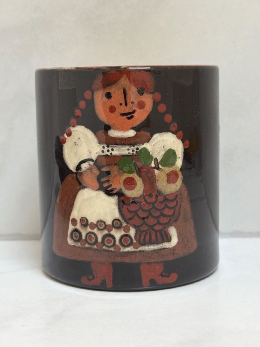 Set di piatti: Keramik von Jakob Stucki, Teller und Becher. – Usato da Biberist venduto da Momo33 2