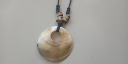 Nile Boho Kette mit grossem Perlmutt Anhänger zu Free People