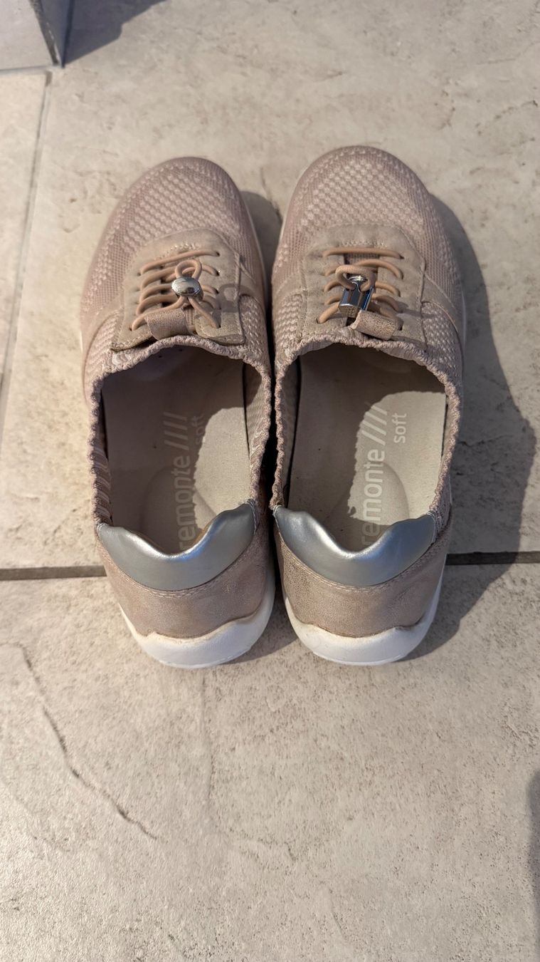 Damenschuhe: Remonte Sneaker rosé Grösse 38 – Gebraucht aus Wetzikon ZH von Schrungus 3