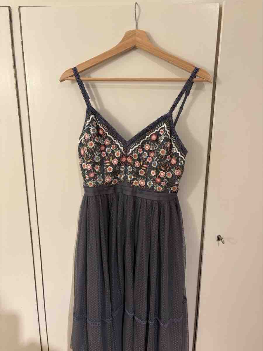Kleider: Needle & Thread Kleid UK10 – Gebraucht aus Zürich von cha_gb7v