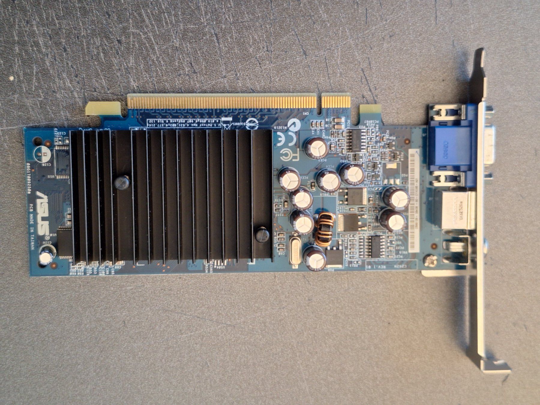 Asus Schede grafiche: Asus nVidia GeForce 6200SE 64MB DDR PCIe – Usato da Thundorf venduto da Swizzzly