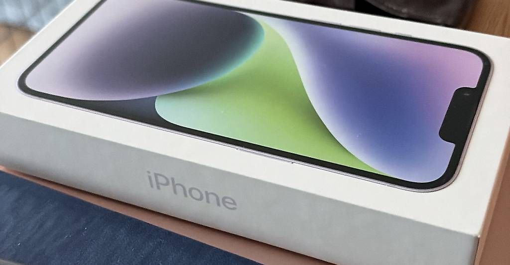 Portables: Apple iPhone 14 blau mit Verpackung und Kabel – D'occasion à Davos-Wolfgang par Davosneal 2