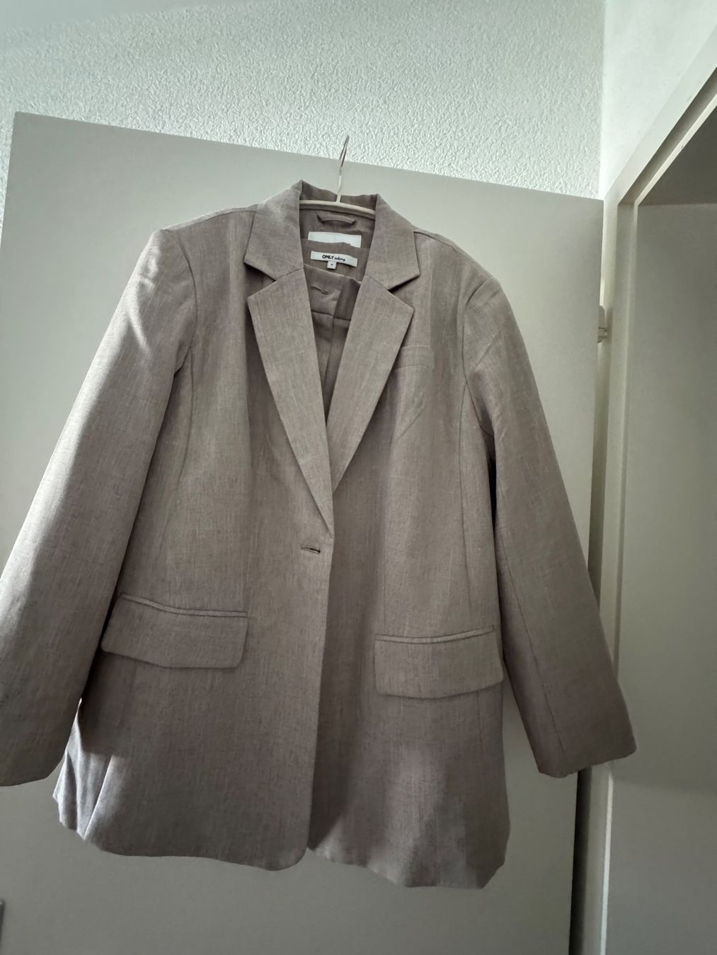 Completi & Tailleur: Only Anzug mit Bermuda Gr s-m – Nuovo e nell'imballaggio originale da Thun venduto da Iriska77 1