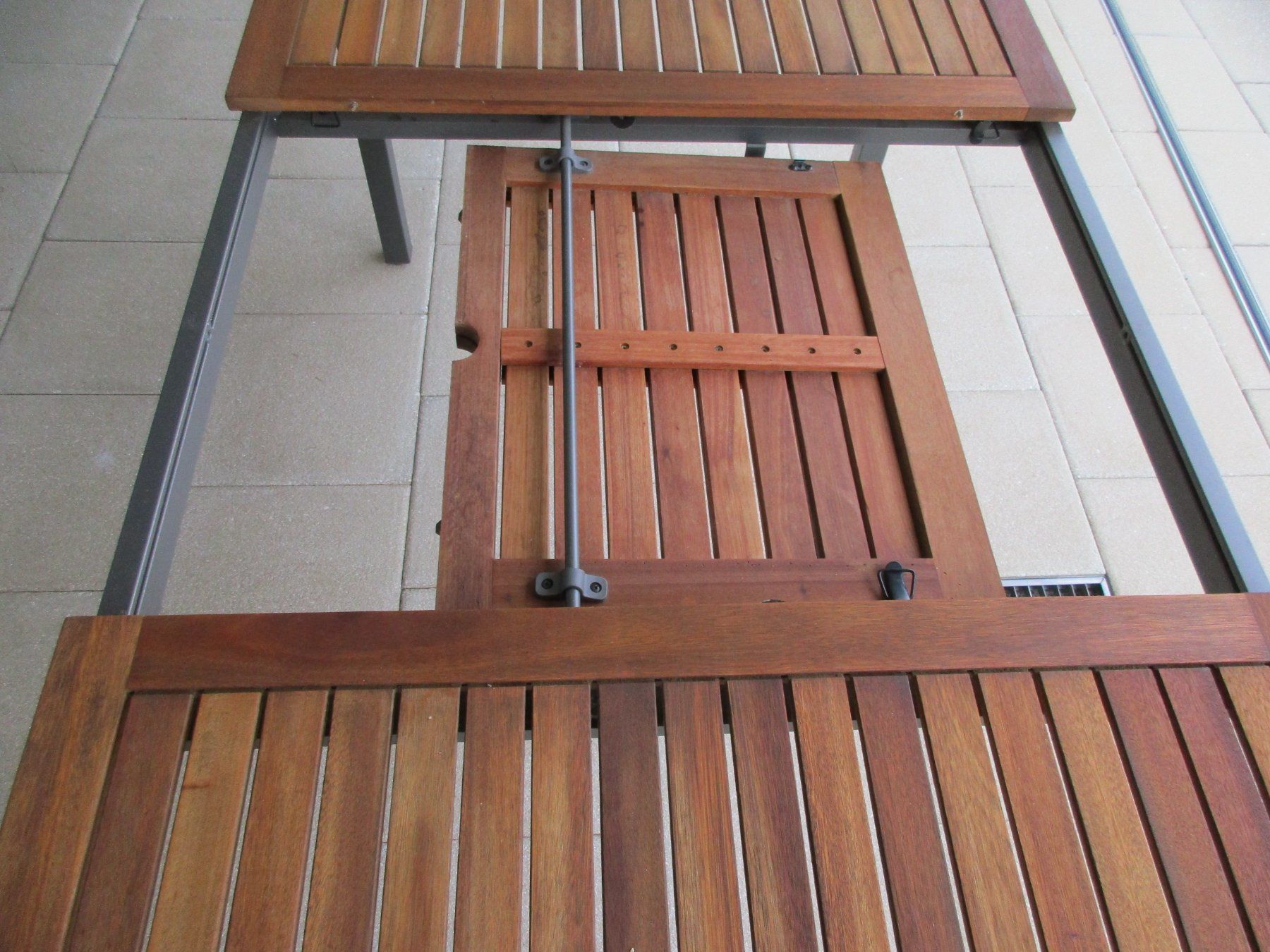 Tables: Gartentisch Alu/Holz – D'occasion à Wil SG par Keppo6 1
