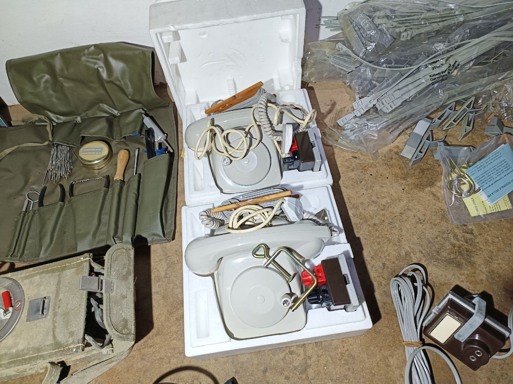 Radiocomunicazione: Amateurfunk Zivilschutz Schweizer Armee – Usato da Ufhusen venduto da Condor95 8