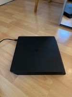 PS4 Slim Konsole + 2 Controller + 4 Games, Top Zustand