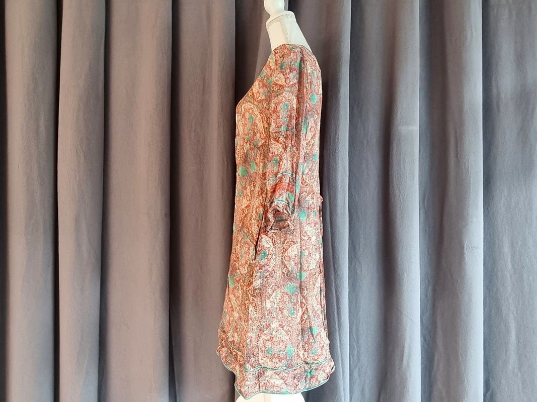 Vestiti: Buntes lockeres Kleid – Usato da Urtenen-Schönbühl venduto da Restwert_Schoenbuehl 4