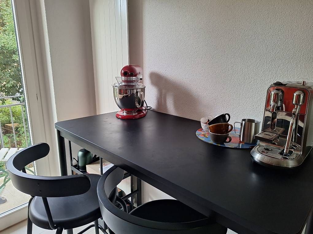 Ikea Tavoli: Bartisch mit zwei Hochstühlen – Usato da Luzern venduto da Lucretia.I 1