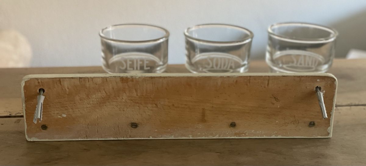 Supporti a parete: Antikes Küchenbord Seife,Sand,Soda – Usato da Schaffhausen venduto da marakesch41 5