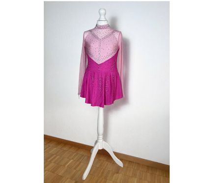 Eiskunstlauf Eislauf Kürkleid 14 / 158-164 neu mit Etikett