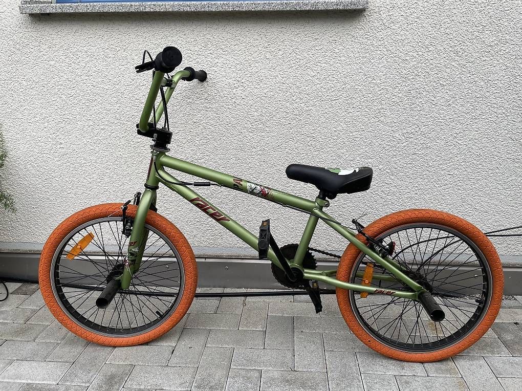 Vélos: Cooles 18" BMX Freestyle mit 360 Grad drehbarem Lenker – D'occasion à Möriken AG par nipamijule