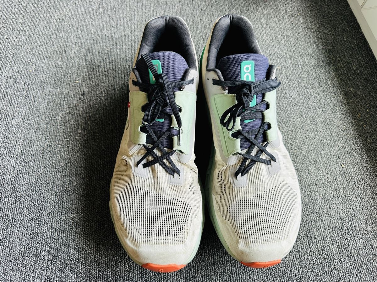 On Scarpe da uomo: ON CLOUDSTRATUS homme taille 48 beige et vert – Usato da Bulle venduto da LeMoleson 1