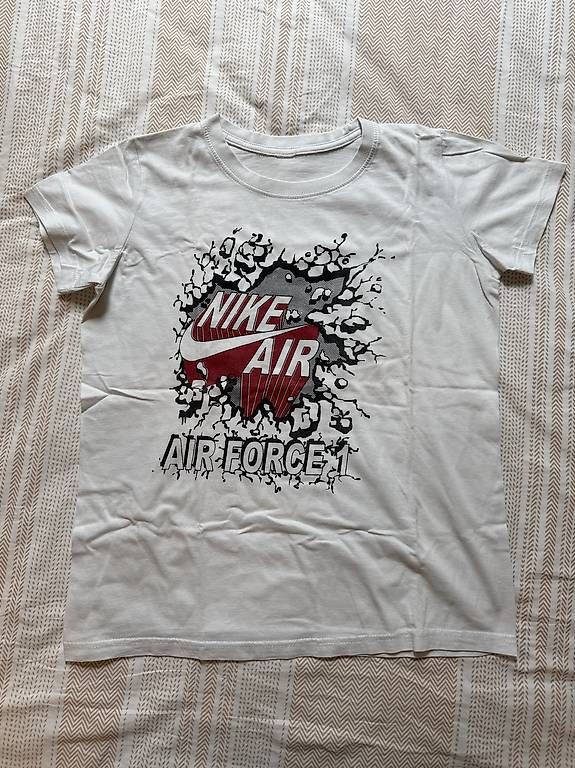 Camicie, T-shirt & Polo: Nike Tshirt Grösse S – Usato da Zürich venduto da joe_9lm9