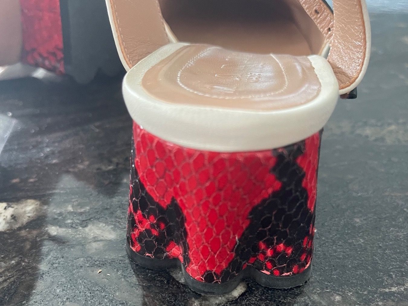 Chaussures femmes: Designer Schuhe, Gr. 36 – D'occasion à Dättwil AG par nika8810 1
