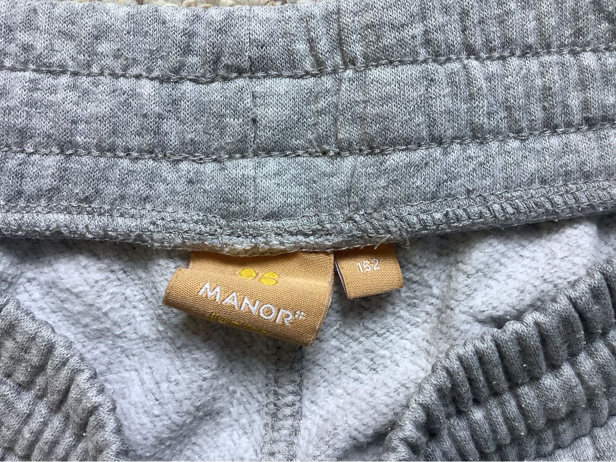 Manor Pantaloni: Trainerhosen Grau 152 – Usato da Thun venduto da Skipper 1