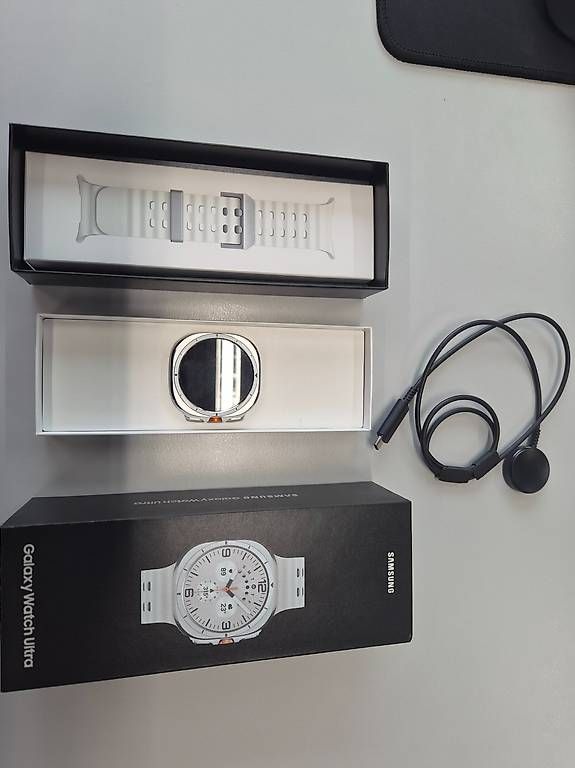 Smartwatch: Samsung Galaxy Watch Ultra – Usato da Buchs SG venduto da han_8lv2 1