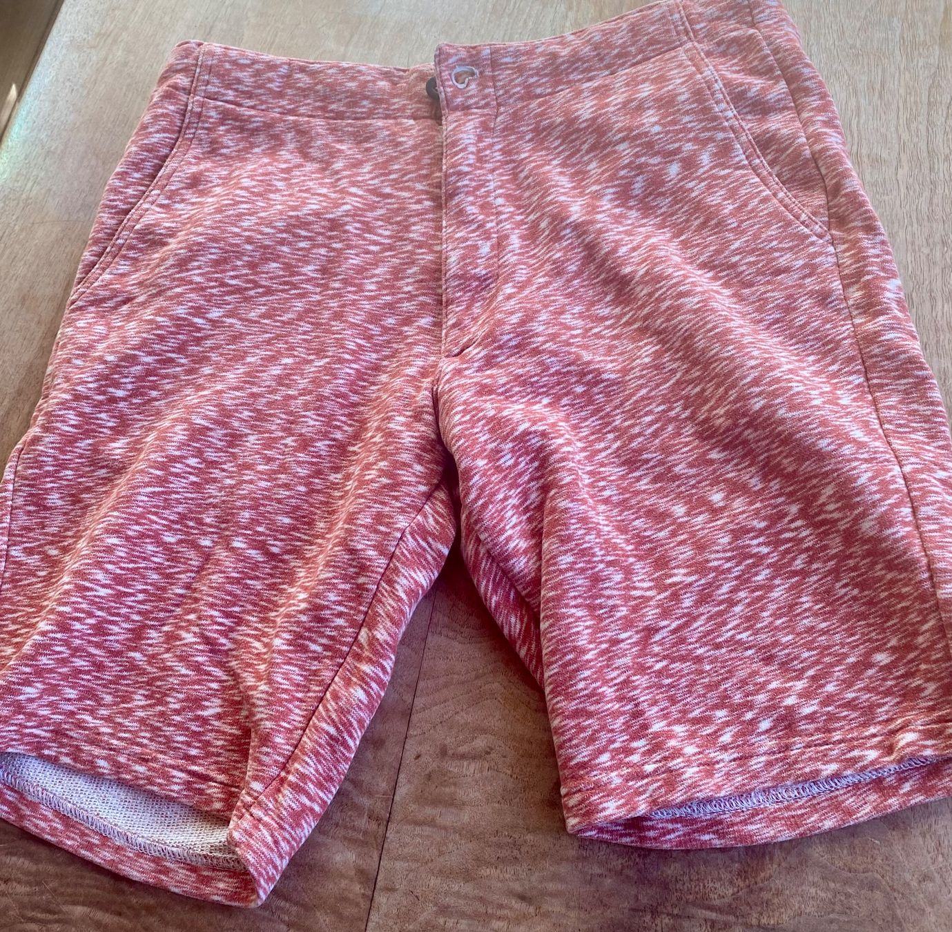 Pantaloni: Shorts Lightening Bolt – Usato da Herrenschwanden venduto da Cate67 3
