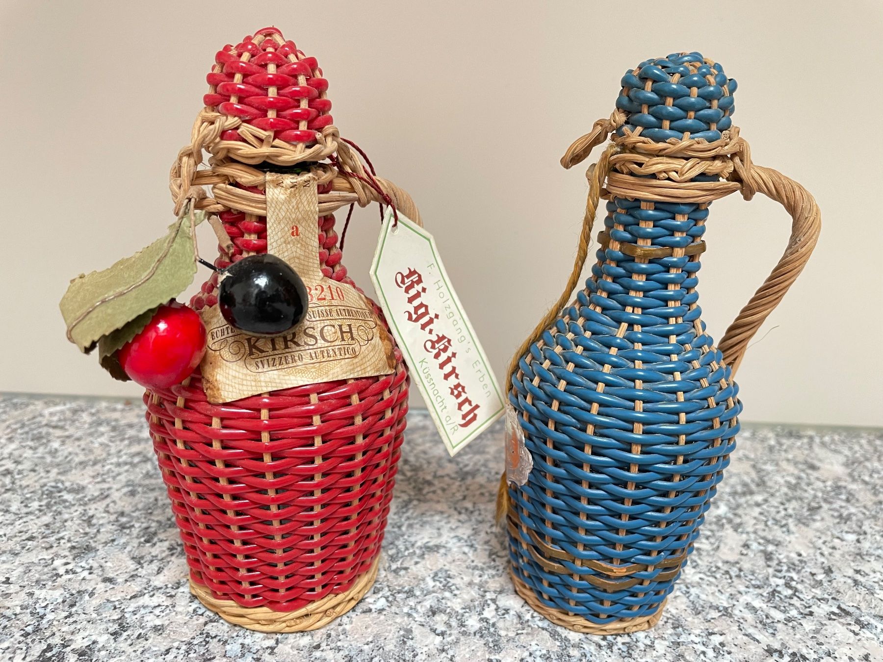 Bottiglie: 2x Korbflasche Schnapsflasche Kirsch Flasche 1dl Vintage – Usato da Gossau SG venduto da entwederoder