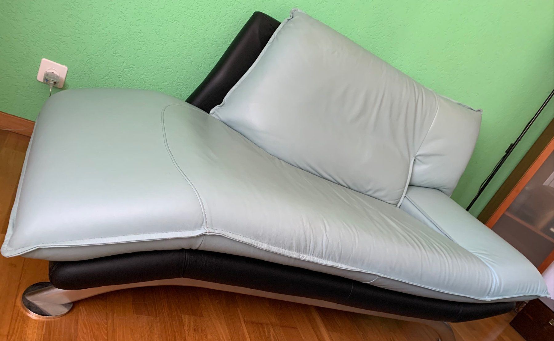 Divani: Chaiselounge Sofa rechtsseitig mit Fusshocker – Usato da Gelterkinden venduto da Troedler04 2