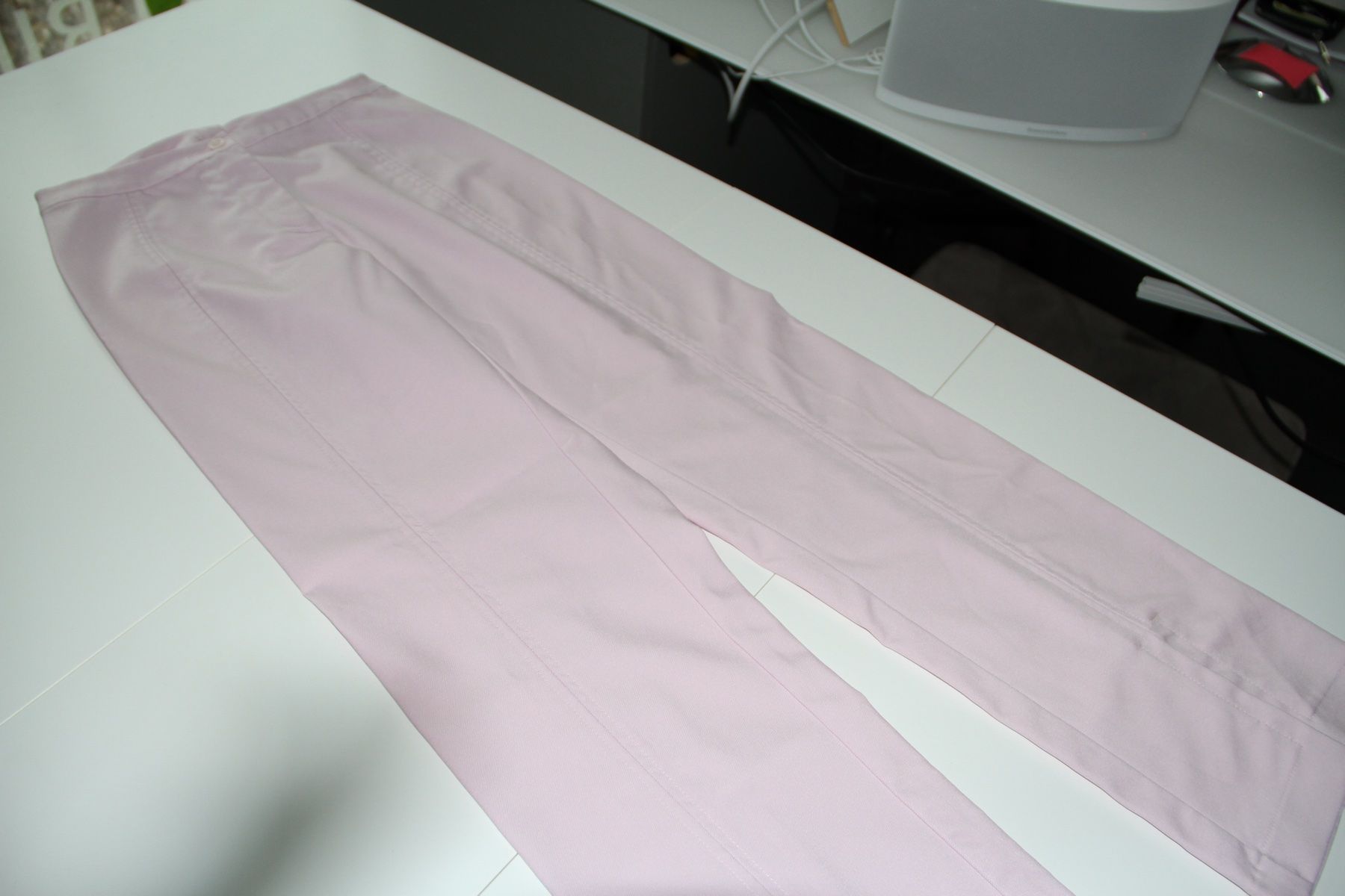 Zara Lotti di vestiti: Gr 36 Rose Kleiderpacket Hose mit Vorderschlitz Rolli Bluse – Usato da Arboldswil venduto da maeppli2009
