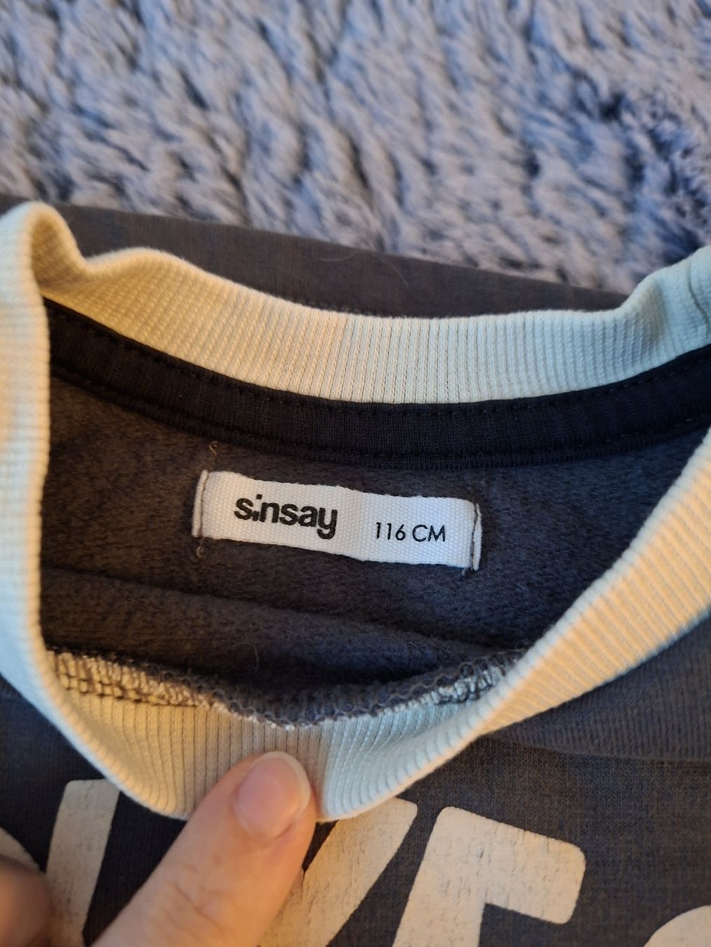 Lotti & Set di vestiti: Kinder Pullover Gr. 116 – Usato da Winterthur venduto da Ausmisten2026 1
