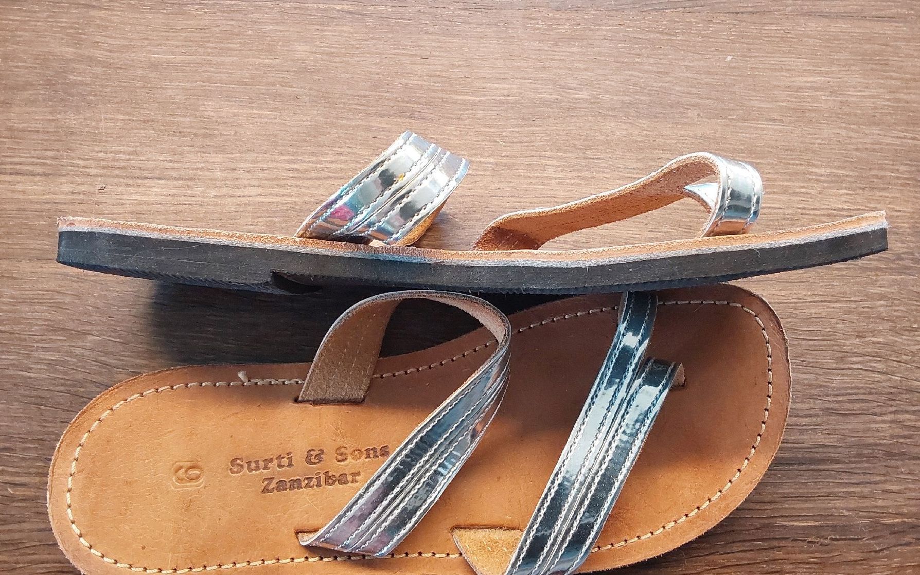 Scarpe da donna: Fliflops Silber Leder Sansibar 39 – Usato da Köniz venduto da scopello12 1