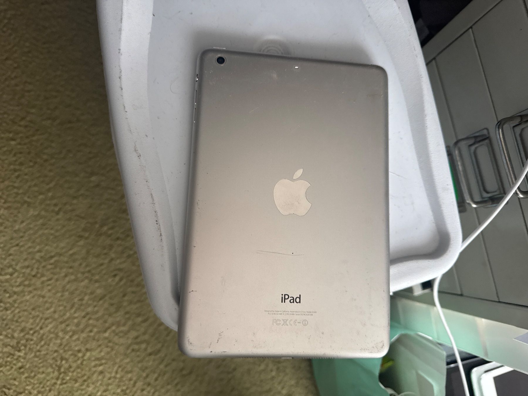 Apple Tablet PC: Ipad mini 2 - A1498 - icloude / Display ganz!!! – Difettoso da Olten venduto da HoYa01