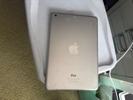 Ipad mini 2 - A1498 - icloude / Display ganz!!!