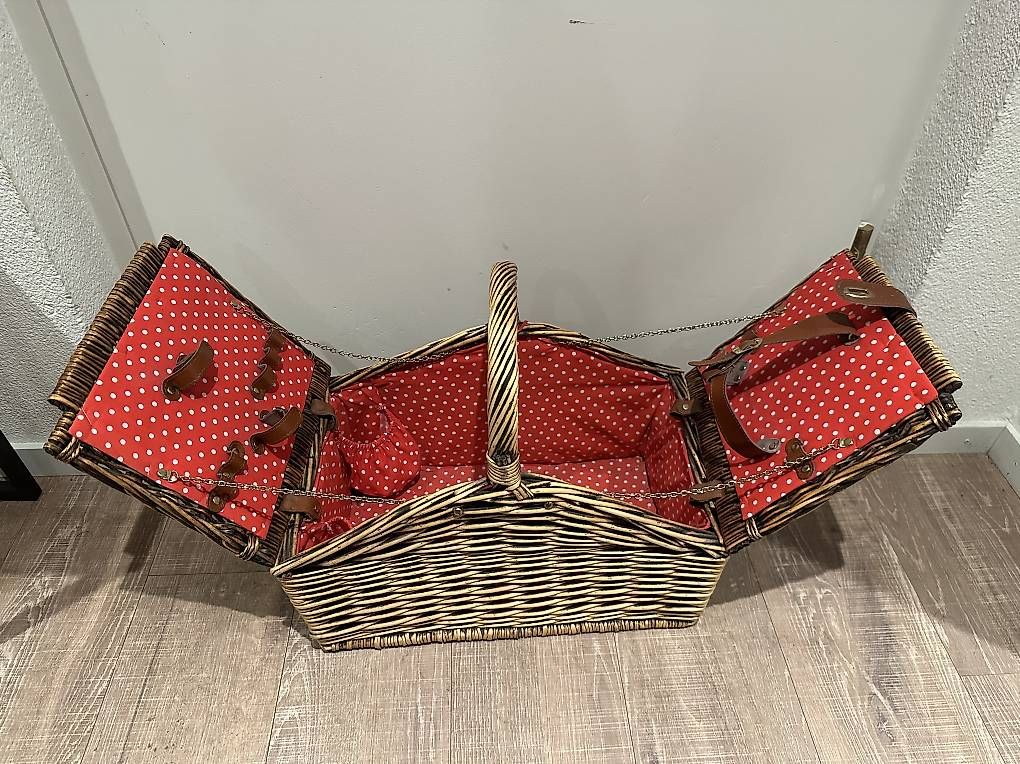 Autres articles pour la maison: Picknick Korb – D'occasion à Goldach par Fox_Man 1