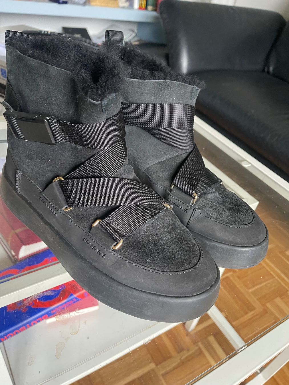 Ugg Damenschuhe: UGG – Gebraucht aus Hinterkappelen von simona67 1