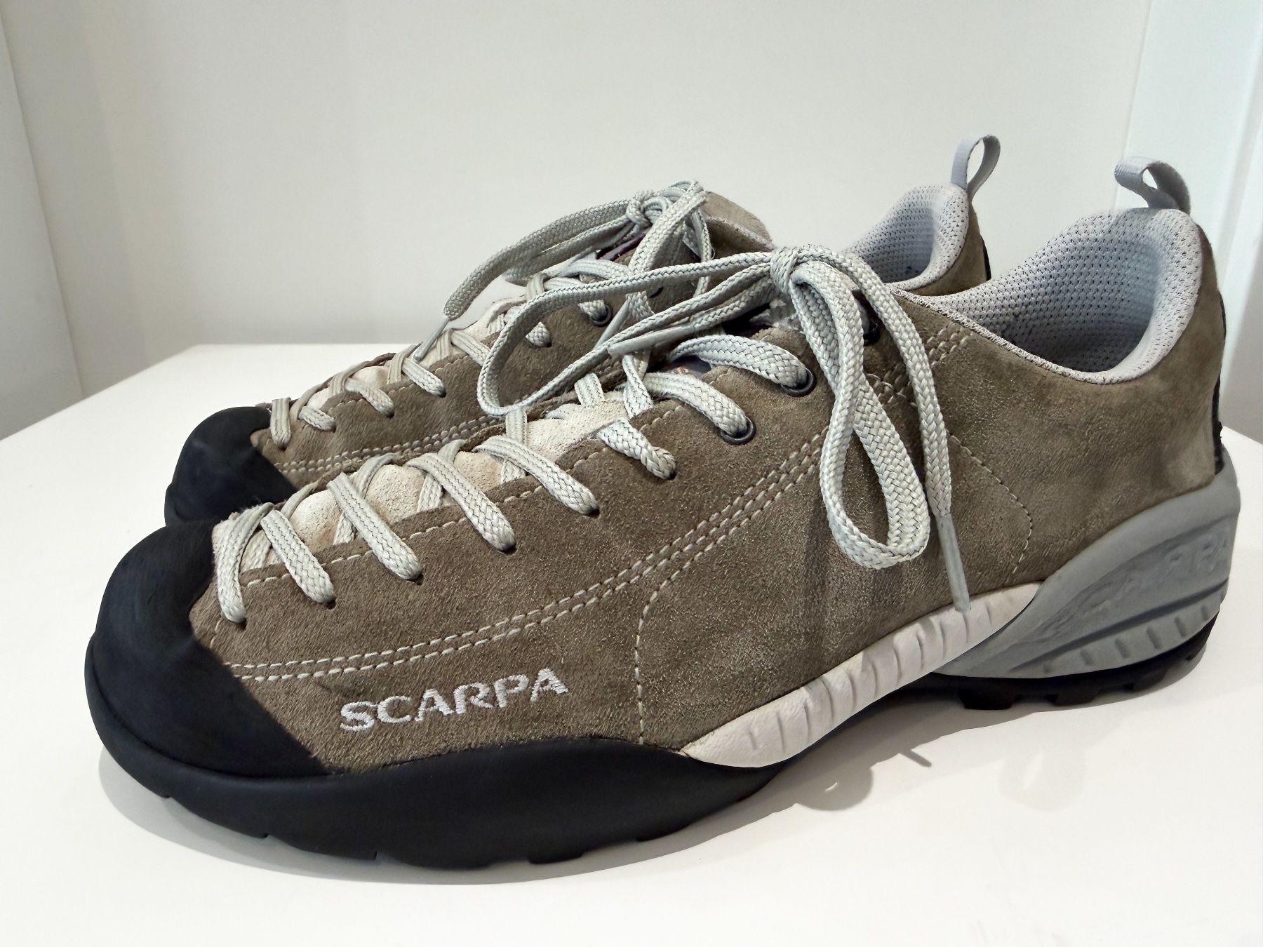 Scarpa Chaussures hommes: Scarpa Mojito Comfort Fit Leder-Wanderschuhe Gr. 40.5 – D'occasion à Dietikon par Angy94