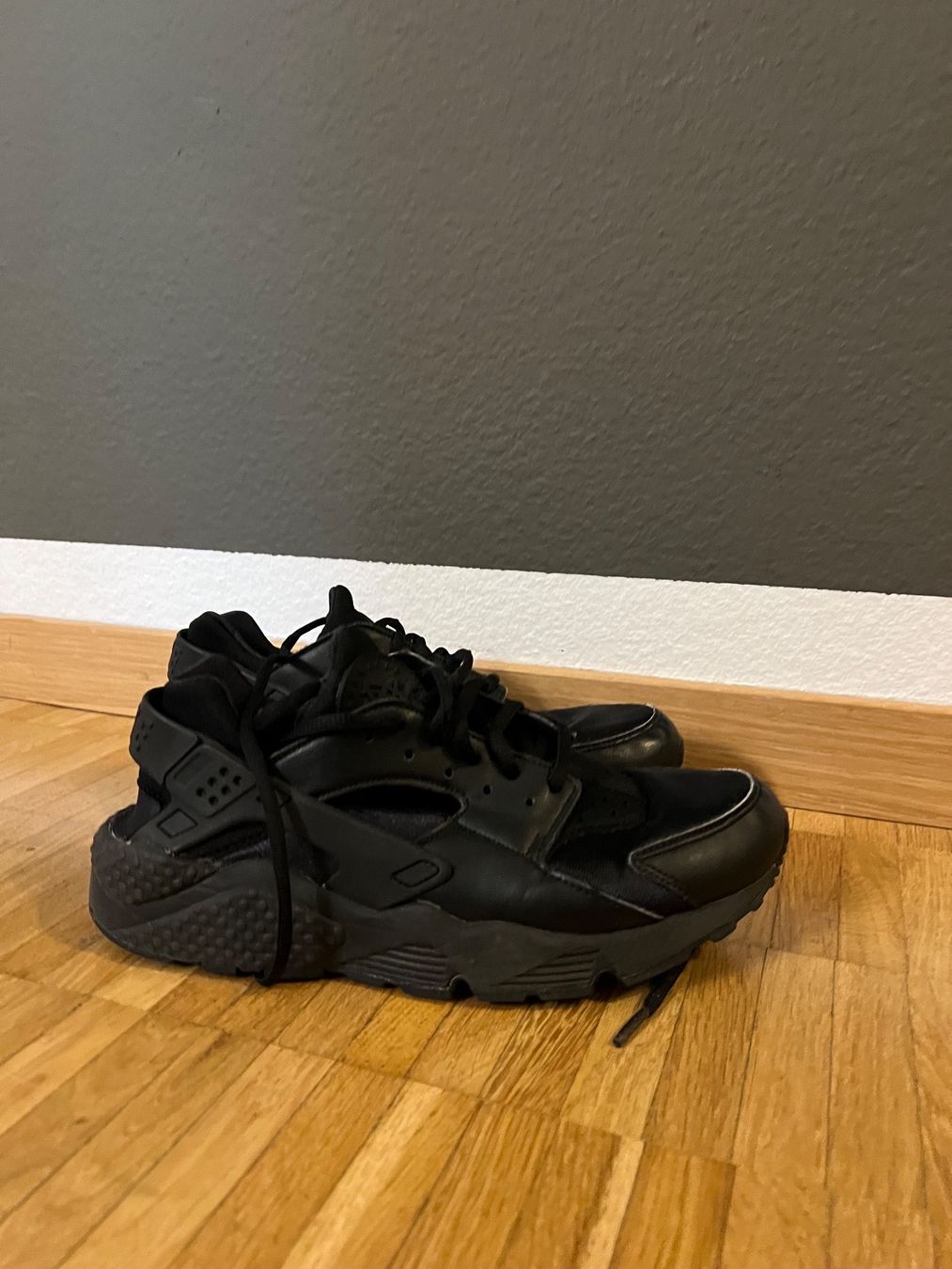 Nike Scarpe da uomo: Nike Huaraches Schwarz Gr. 40 – Usato da Steinhausen venduto da adija1 1