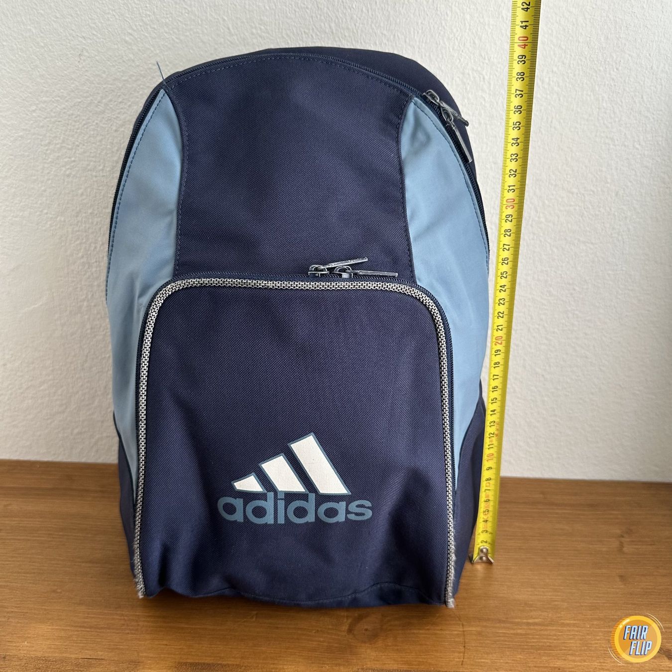 Adidas Zaini: Vintage Y2K Adidas Rucksack – Usato da Luzern venduto da fairflip 1