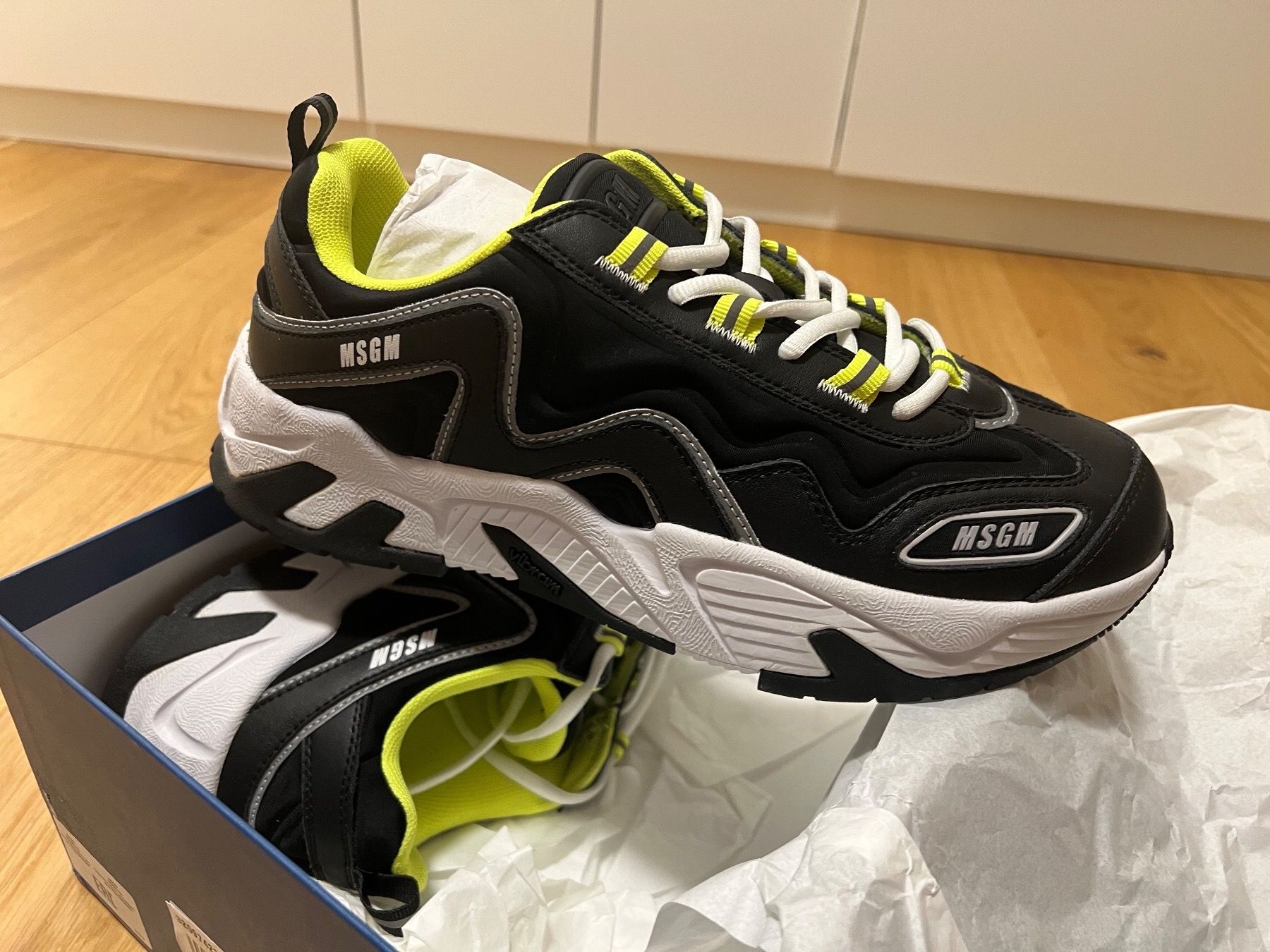 MSGM Herrenschuhe: NEUE Original MSGM Sneakers, Gr. 42 – Neu und originalverpackt aus Biel-Benken BL von Aplus0